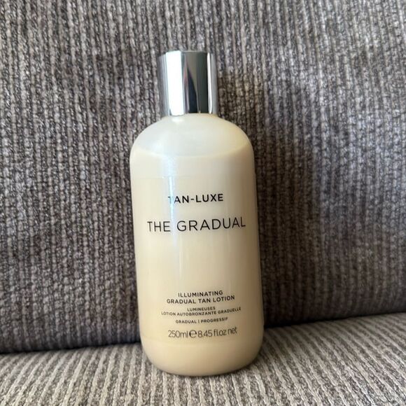 NEW TAN Luxe the Gradual Self Tanning Lotion- Full Size 8.45oz - Picture 3 of 6